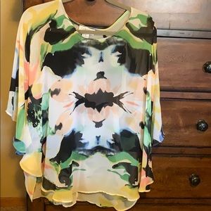 Carmen Marc Valvo colorful 3/4 sleeve tunic top